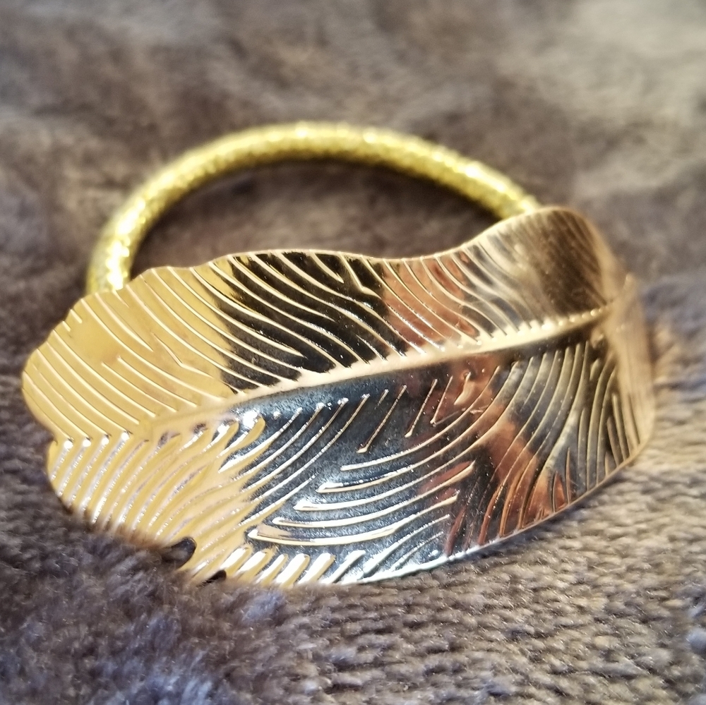 🆓️ Item! Gold Feather Hairpiece